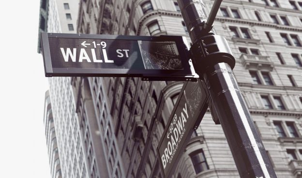 Wall Street Bonuses Show Growing Divide